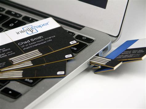 SwivelCard USB: Business Card with USB and Analytics